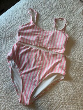 Old Navy Women’s Size L Pink and White Striped Two-Piece Swimsuit